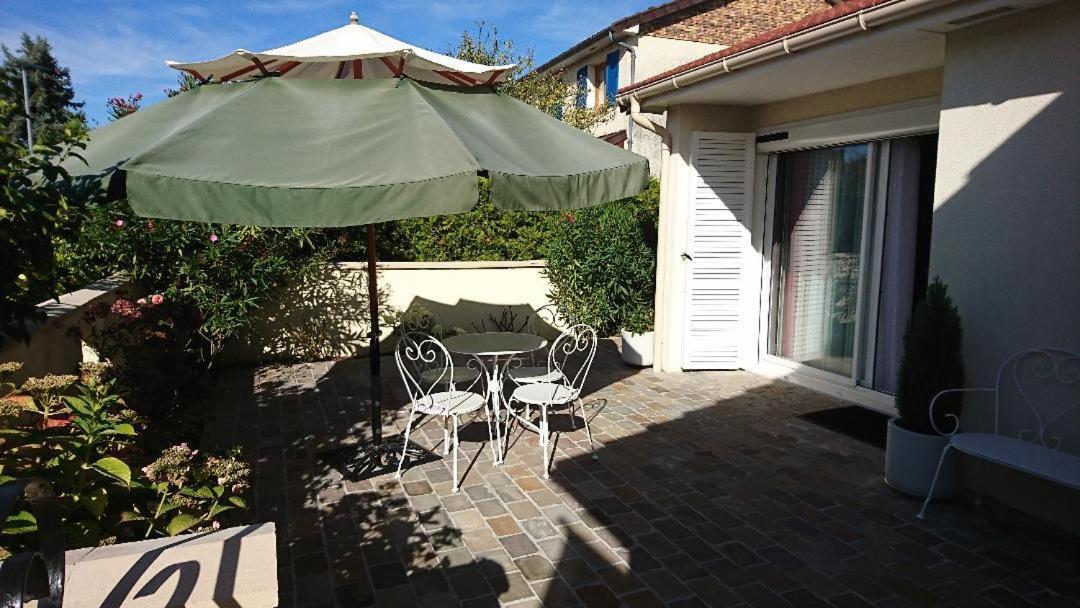 Chez Maryna Panzió Longpont-sur-Orge Kültér fotó